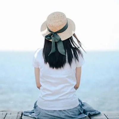 Straw Hat Girl Sea Alone Dp