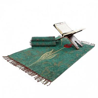 Quran On Green Prayer Rug Islamic Dp