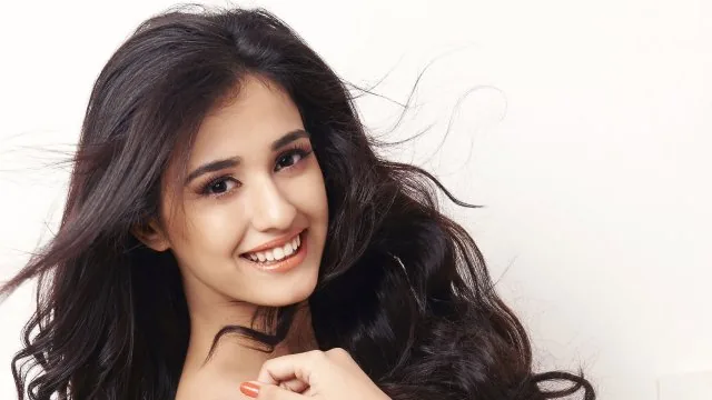 Smiling Brunette Flowing Hair Cute Wallpaper