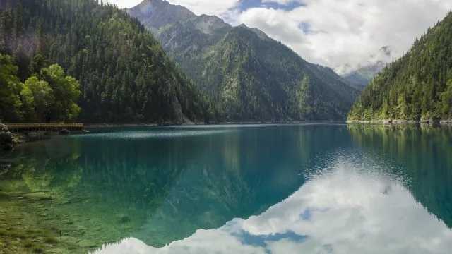 Emerald Mountain Lake Reflection Nature Wallpaper