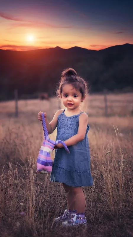 Cute Girl HD Wallpaper