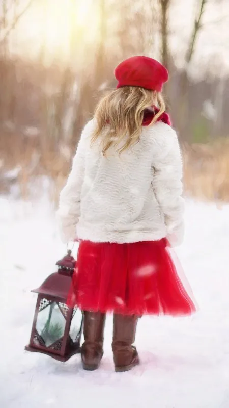 Cute Girl Winter Nature Wallpaper