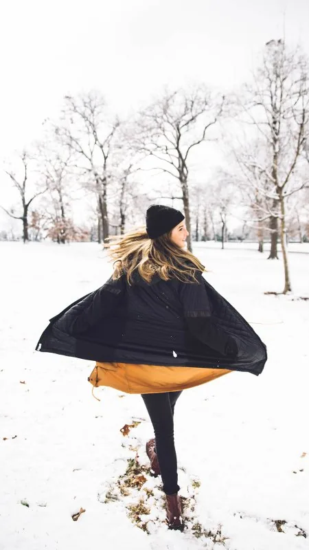 Nature Enjoy Girl Winter Wallpaper