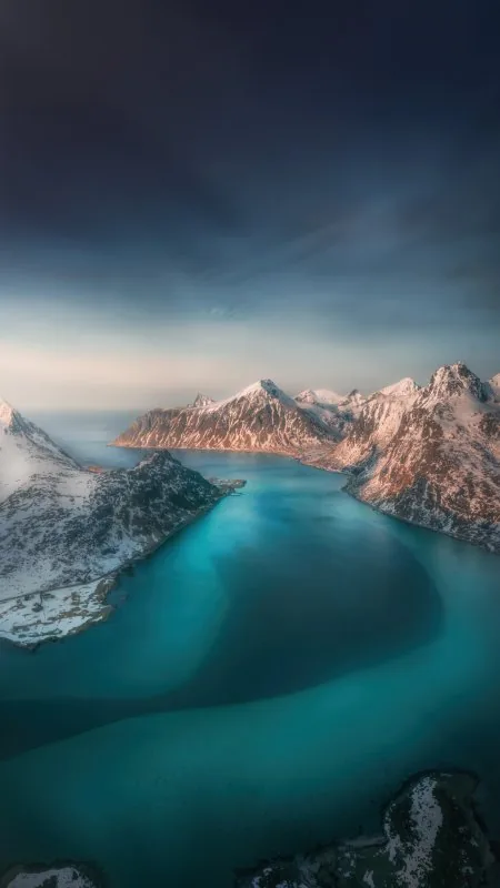 Nature Sea With Mountain Wallpaper