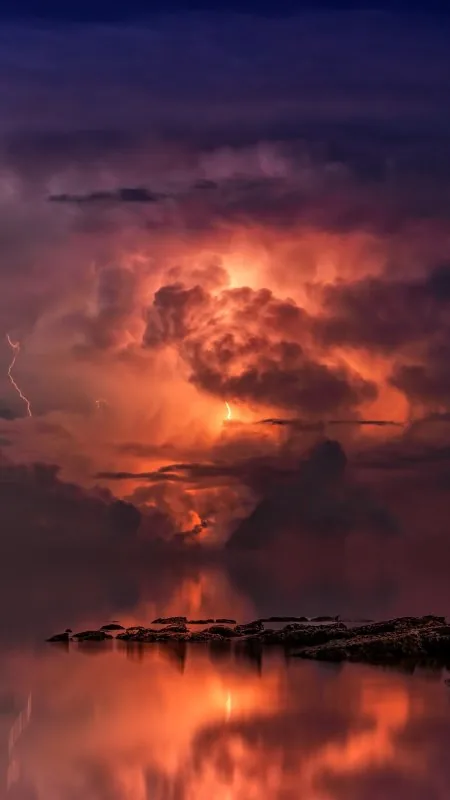 Thunderstorm In Ocean Nature Wallpaper